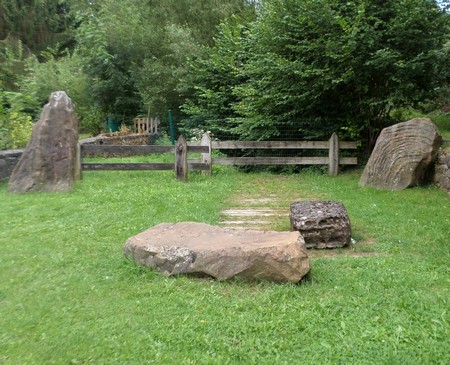 Menhirs à Sars Poteries.