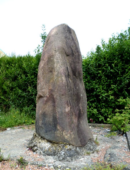 Sars Poteries, pierre dessus bise
