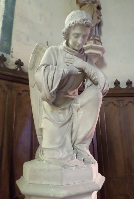 Eglise de Sassegnies, sculpture en pierre