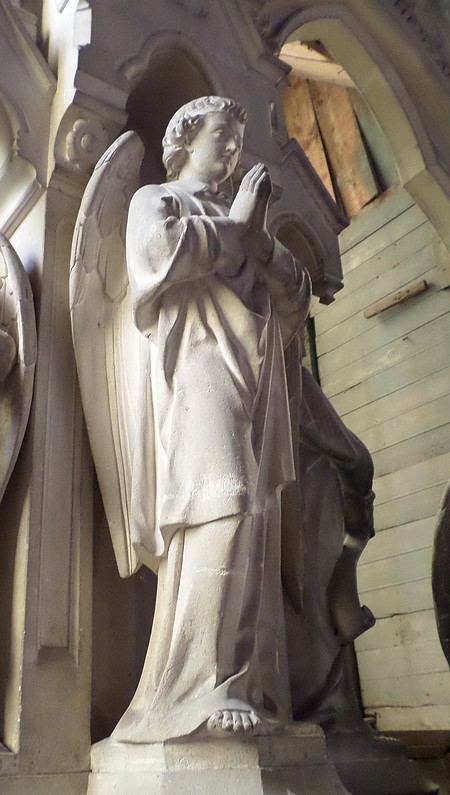Eglise de Sassegnies, sculpture en pierre