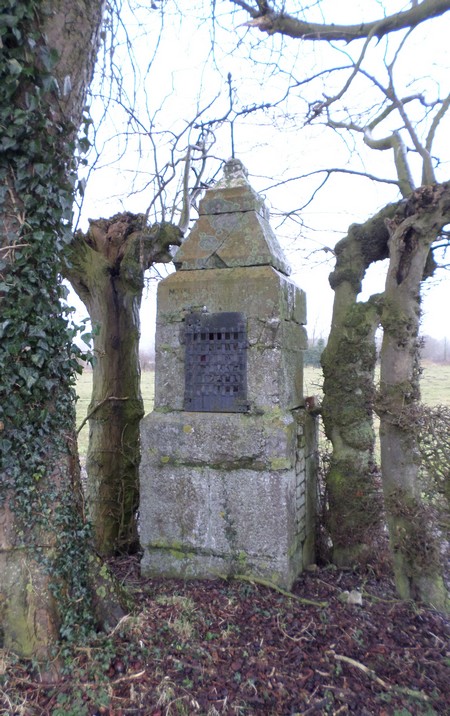 Oratoire à Sassegnies.