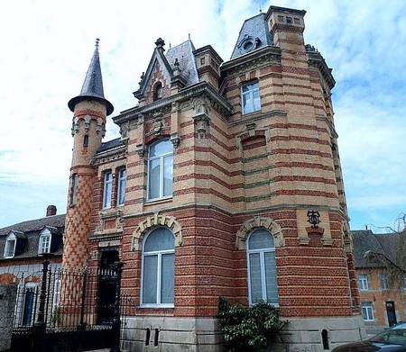 Château à  Solre le Château