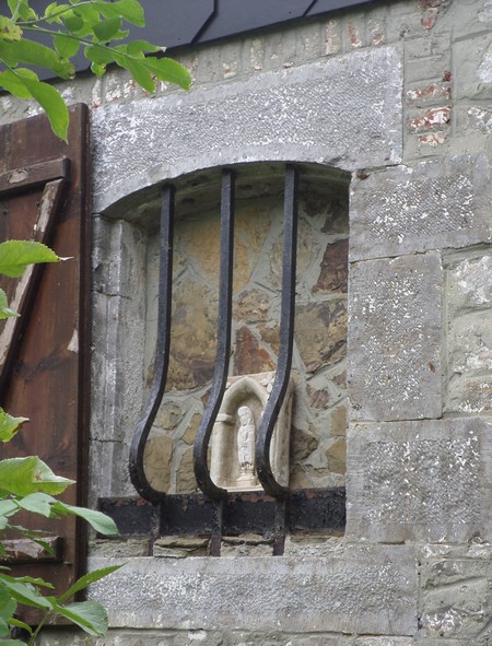 Niche à Taisnières en Thiérache