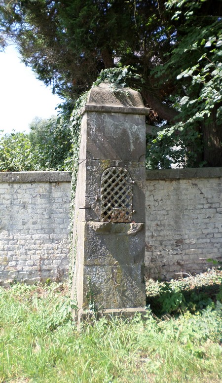 Oratoire à Taisnières en Thiérache