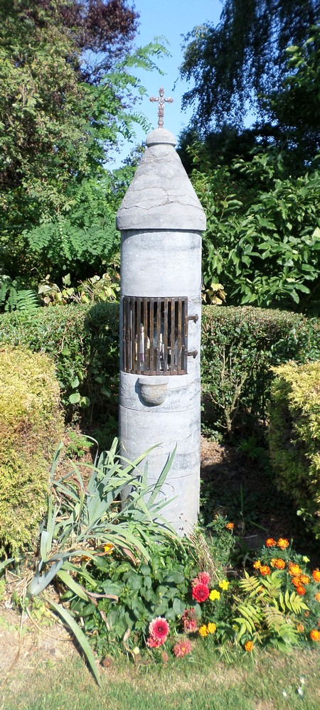 Oratoire à Taisnières en Thiérache
