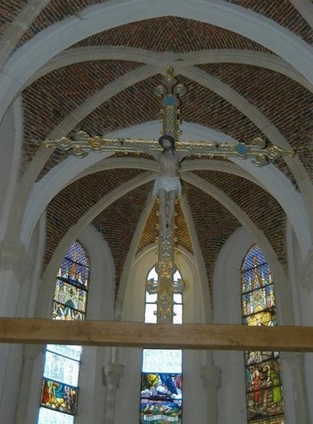 Taisnières sur Hon, église, Christ.