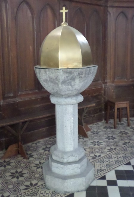 Taisnières sur Hon, église de Malplaquet, fonts baptismaux