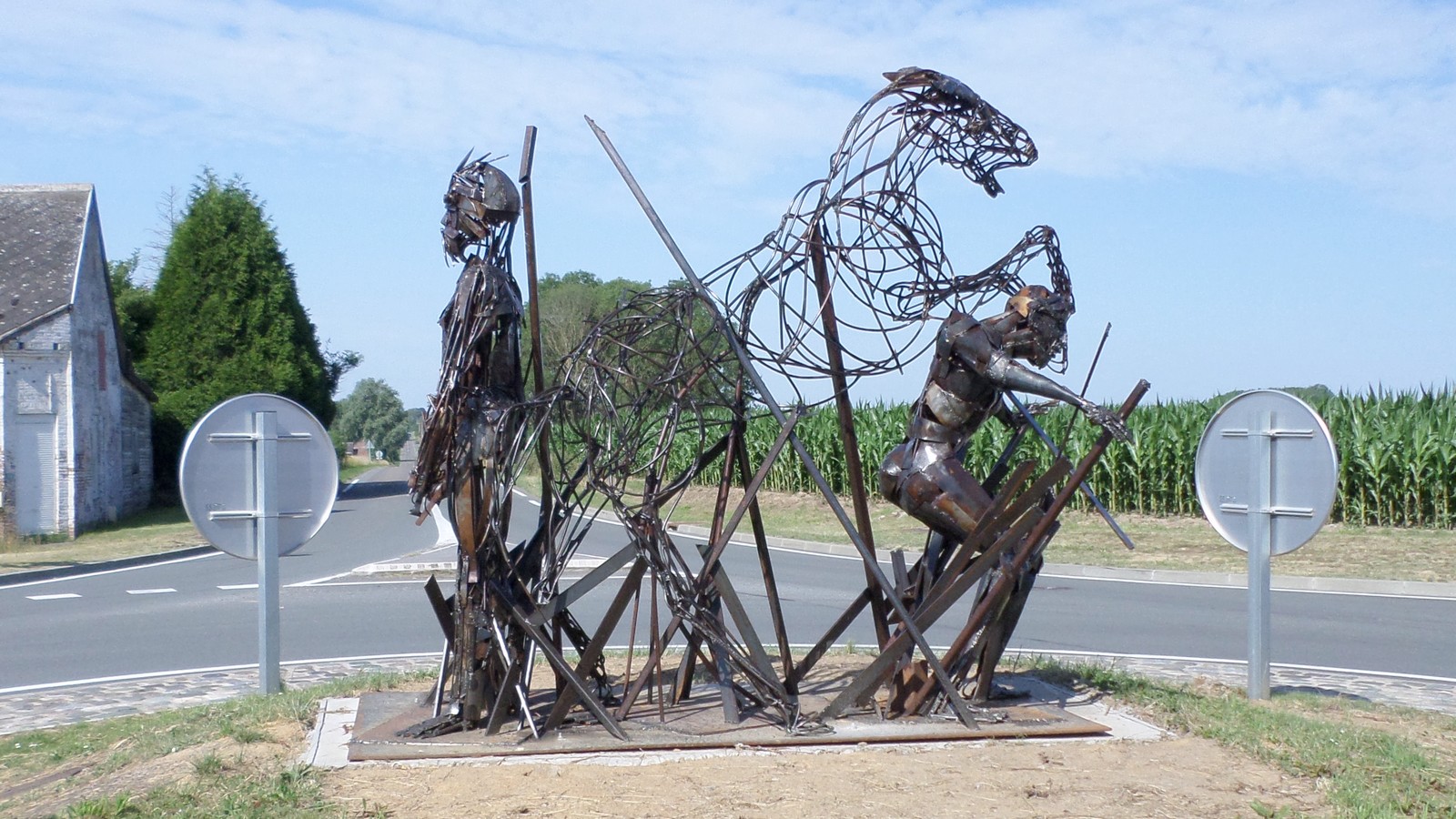 Taisnières sur Hon, sculpture