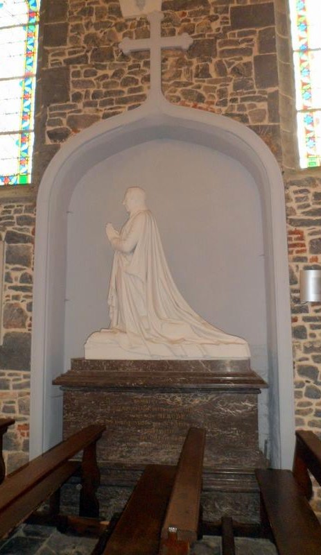 Eglise de Trélon , monument funéraire de Philippe de Mérode 19ème