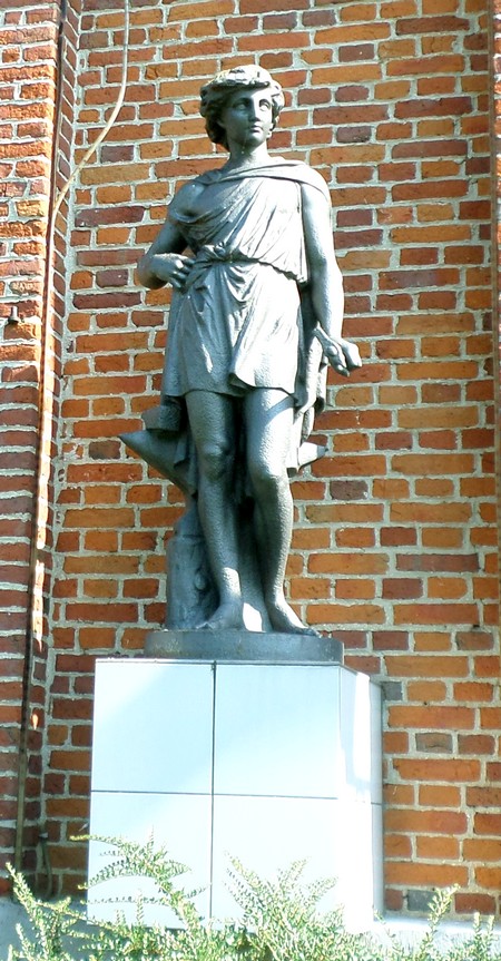 Statue au restaurant de la Forge à Trélon