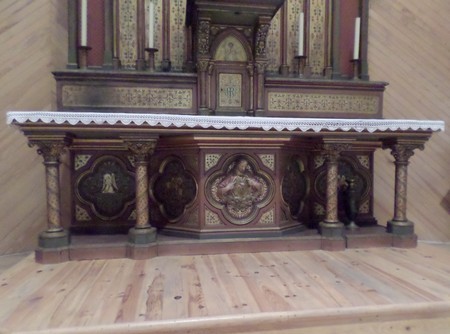 Vieux Reng, église, autel