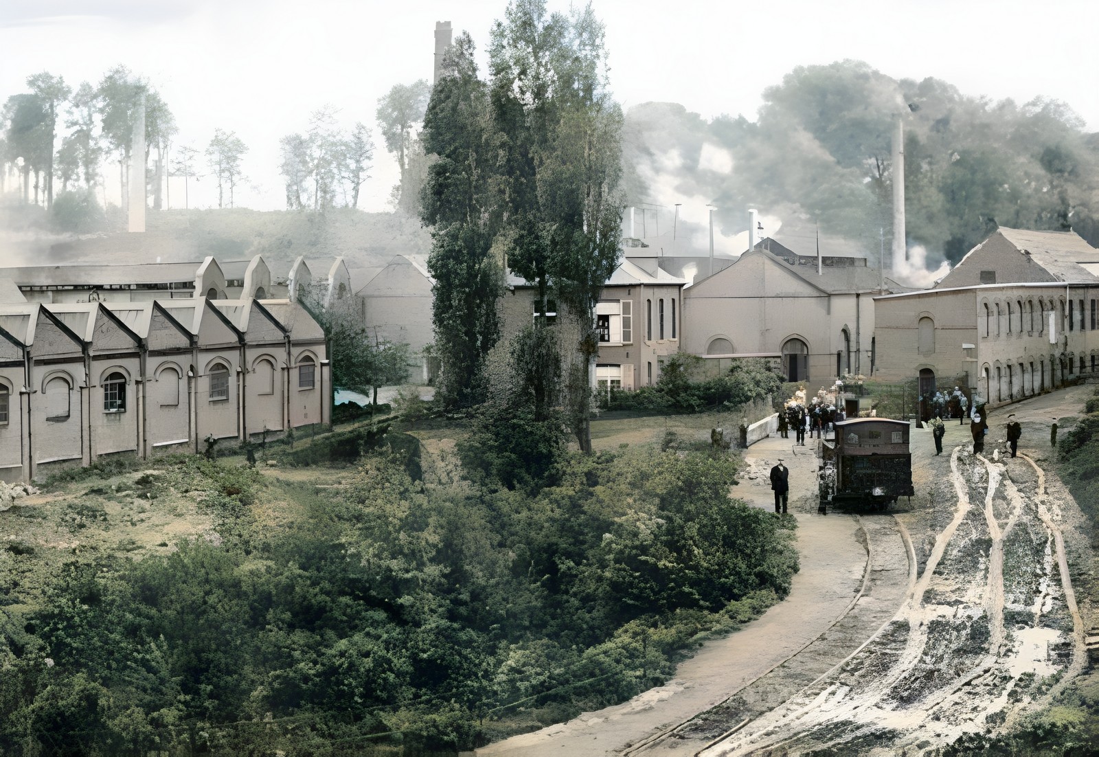Le petit train de Villers Sire Nicole, usine Sculfort.