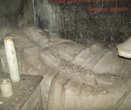 Tombeau du Philanthrope à  de Wargnies le Grand.