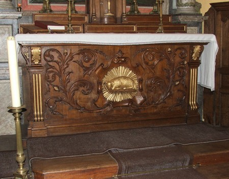 Eglise de Wattignies la Victoire, autel