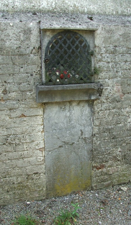 Oratoire dédié à Dieu à Wignehies