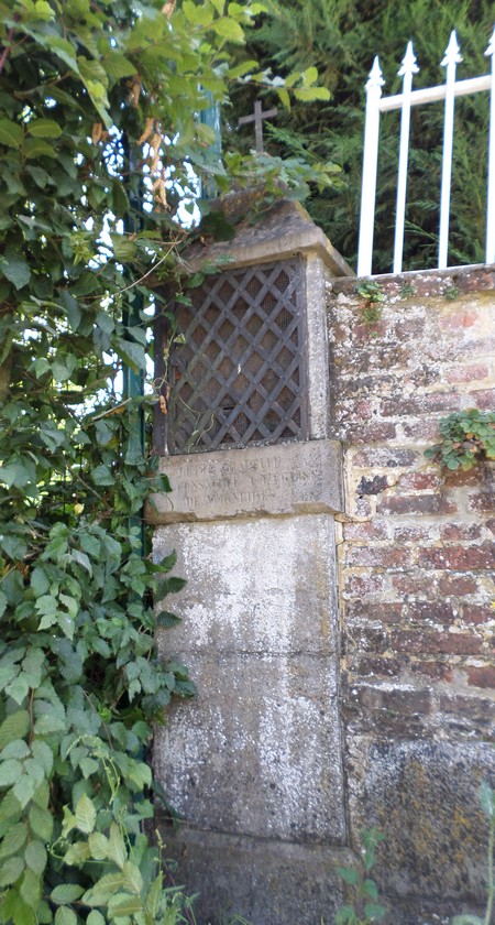 Oratoire consacré à l'église de Wignehies.